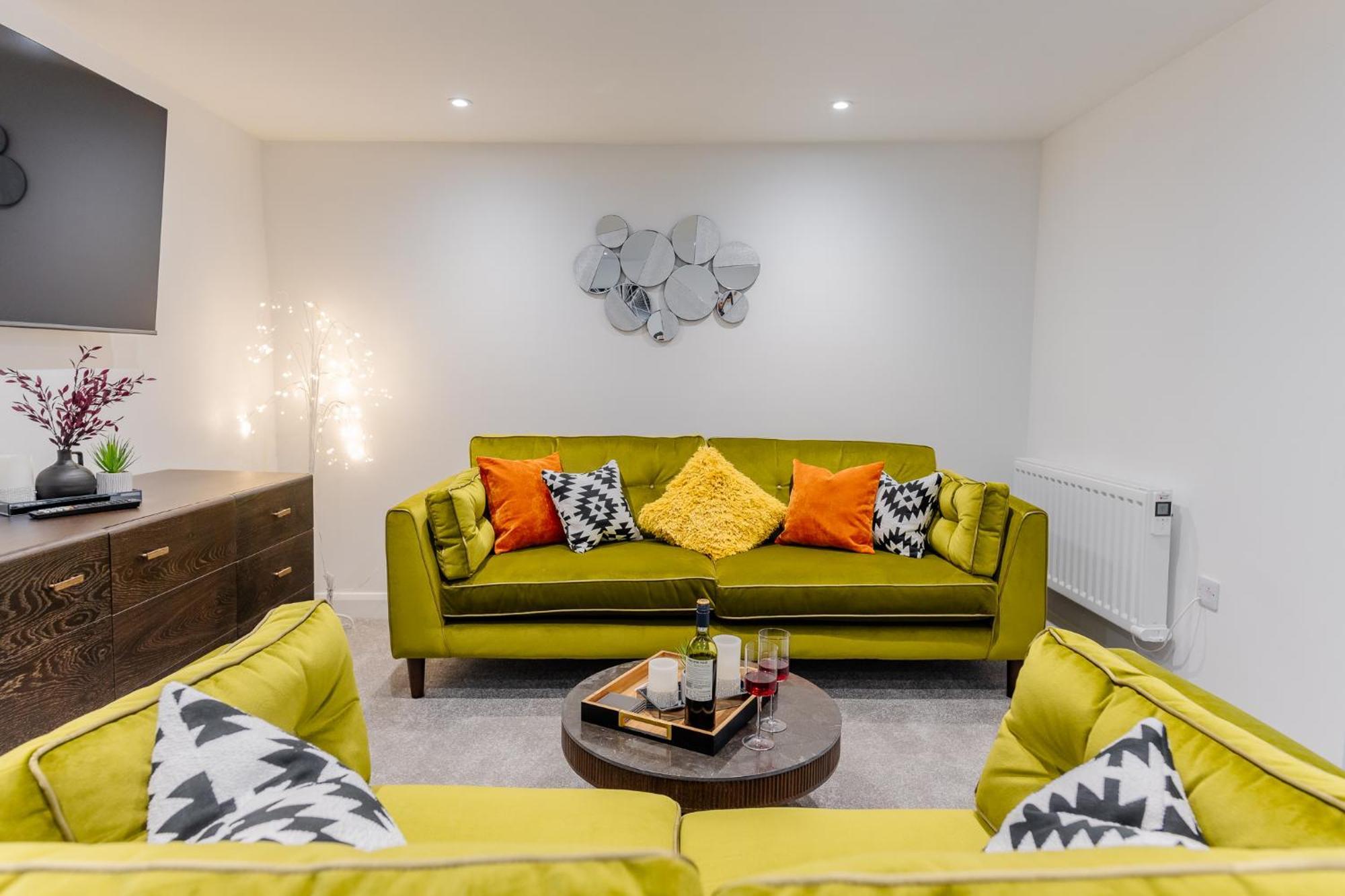 Cosy 2-Bed Apartment In Nettleham Линкольн Экстерьер фото